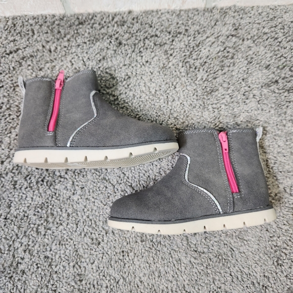 OshKosh B'Gosh Girls Ankle Boot  Grey /Pink Shimmer Strip Side Zip Size 2 - Picture 2 of 8
